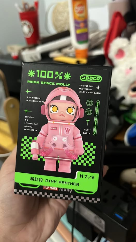 POP MART MEGA Space Molly 100% Pink Panther (Open Box) – Mysa Jewels