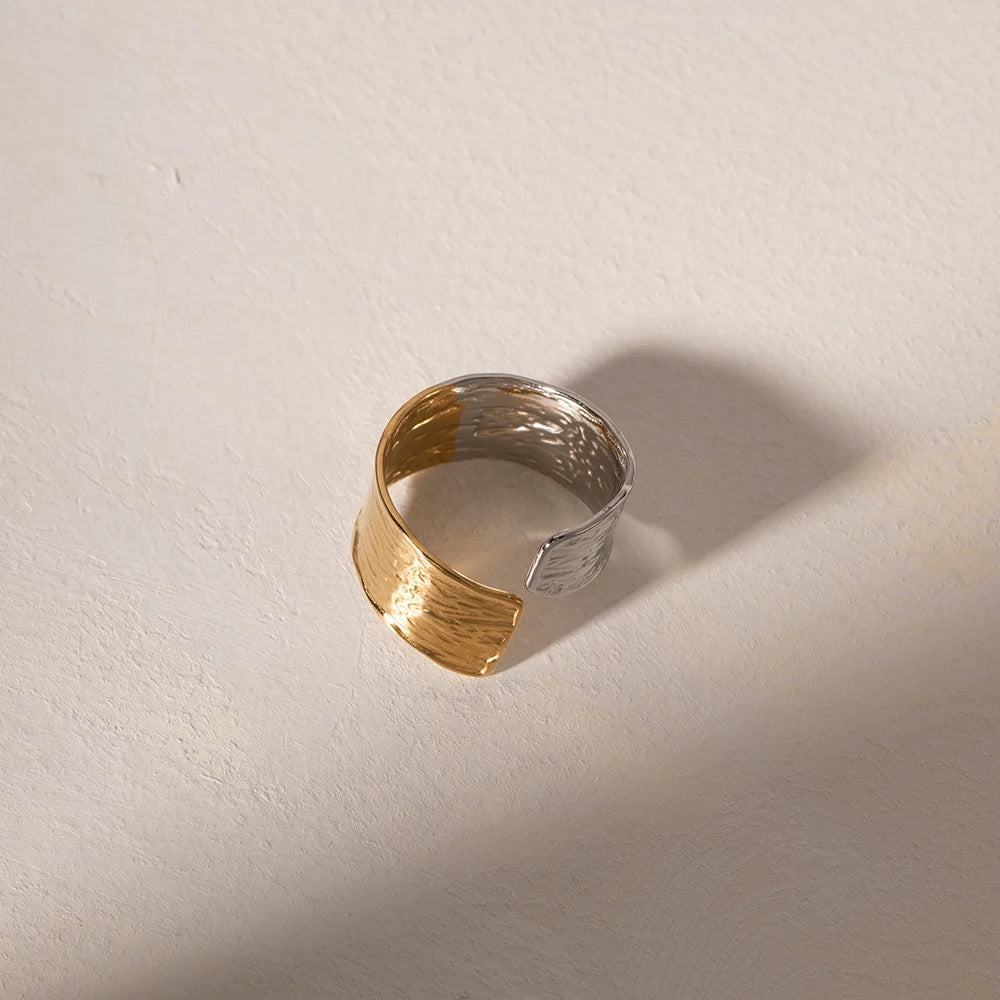 Lara Dual Tone Ring