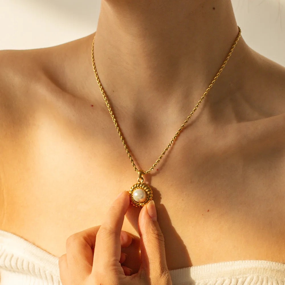 Nola Pearl Necklace
