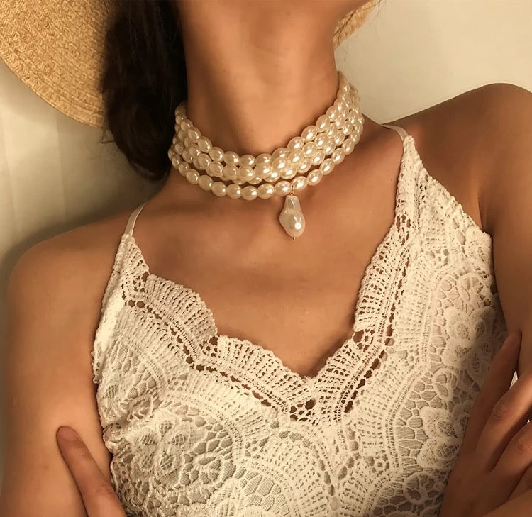 Queen Pearl Choker