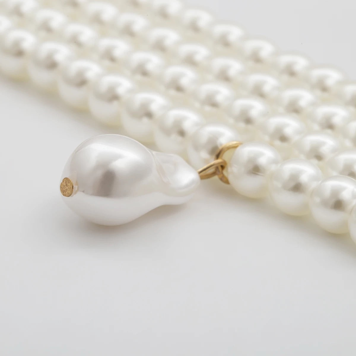 Queen Pearl Choker