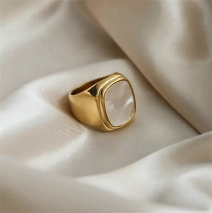 Shell Signet Ring