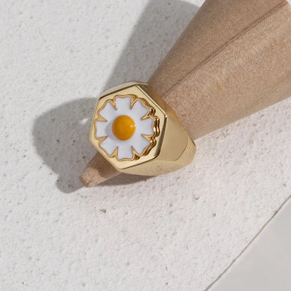 Daisy Signet Ring