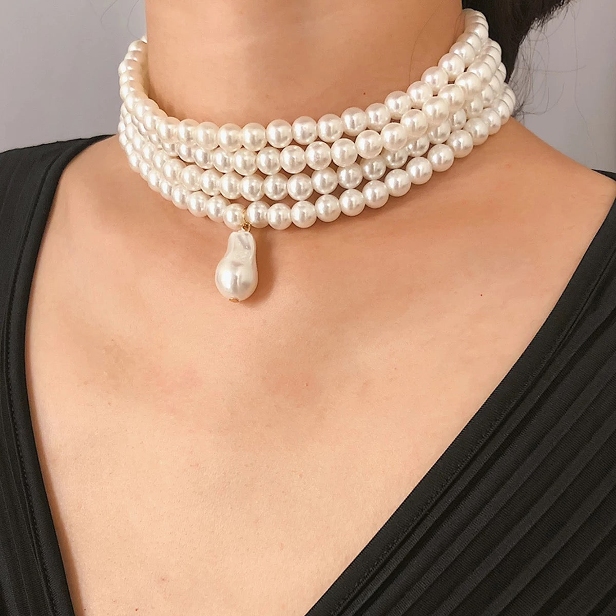 Queen Pearl Choker